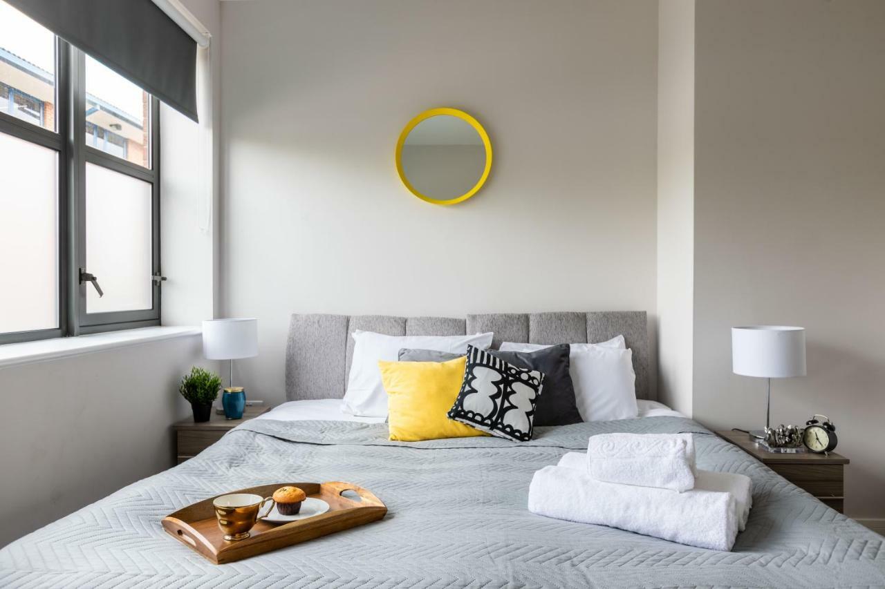 Homely - Watford Premier Apartments Экстерьер фото