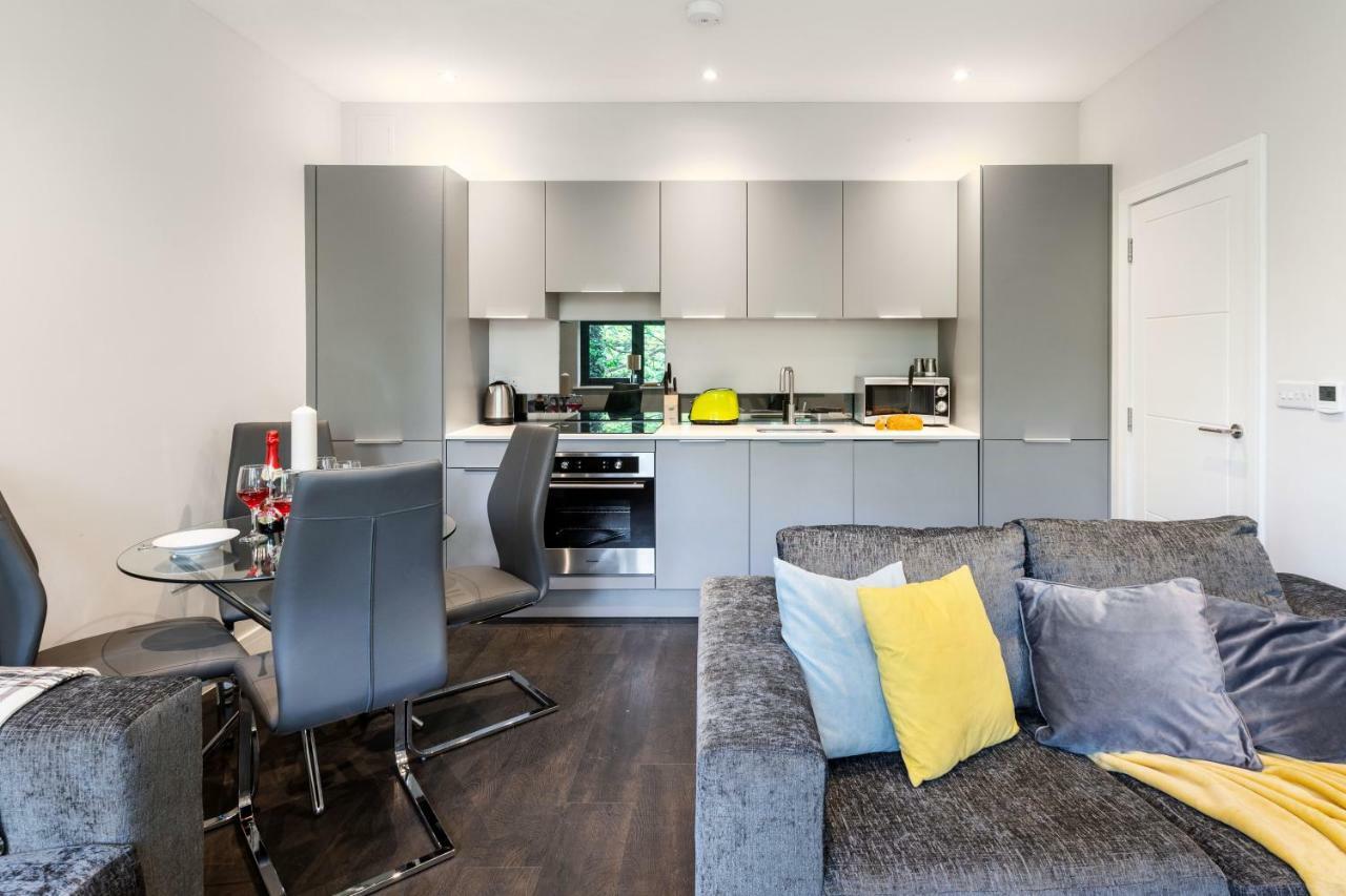 Homely - Watford Premier Apartments Экстерьер фото